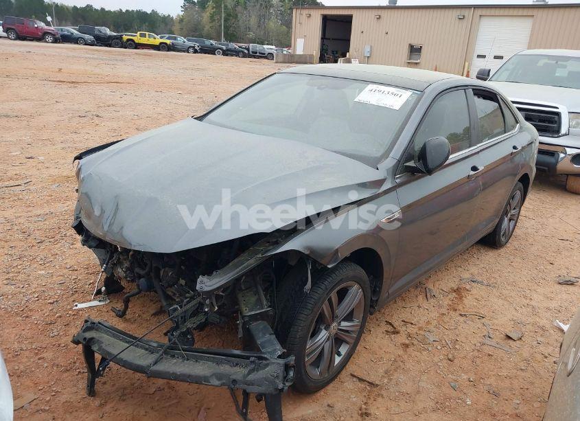 Photo 2 of 2019 Volkswagen Jetta 1.4T R-LINE/1.4T S/1.4T SE (VIN 3VWC57BU1KM035277)