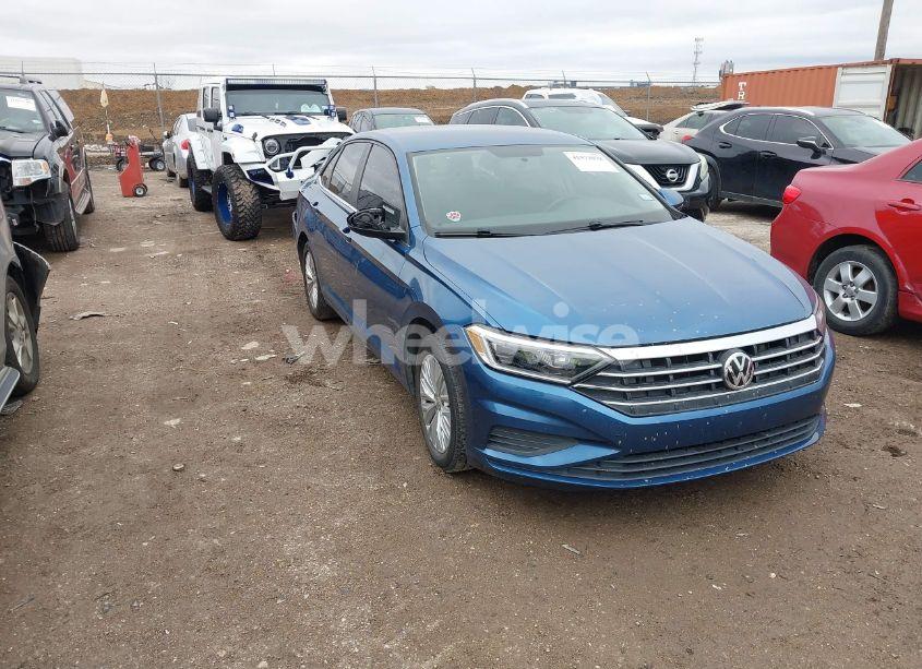 2019 Volkswagen Jetta 1.4T R-LINE/1.4T S/1.4T SE (VIN 3VWC57BU1KM056050) main photo