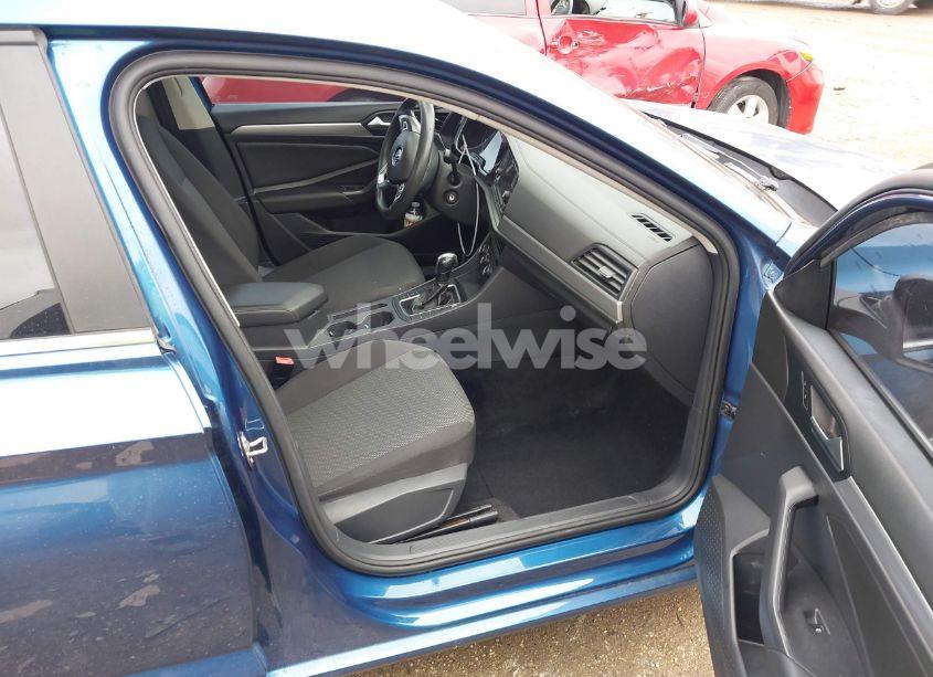 Photo 5 of 2019 Volkswagen Jetta 1.4T R-LINE/1.4T S/1.4T SE (VIN 3VWC57BU1KM056050)