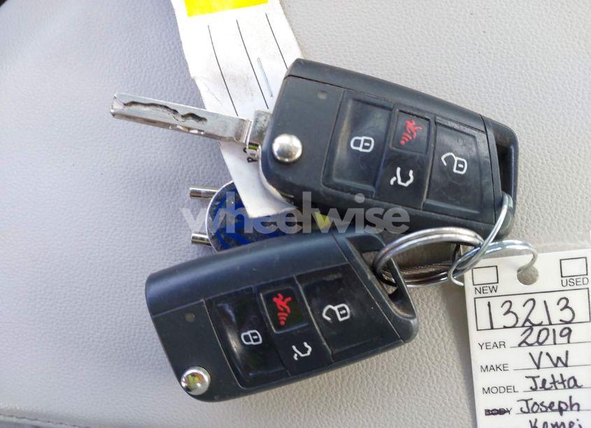 Photo 11 of 2019 Volkswagen Jetta 1.4T R-LINE/1.4T S/1.4T SE (VIN 3VWC57BU1KM065122)