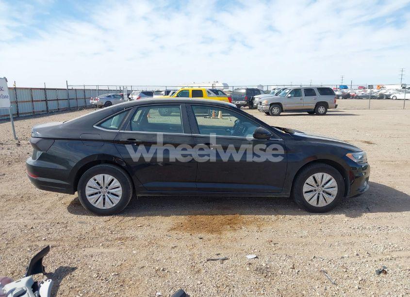 Photo 14 of 2019 Volkswagen Jetta 1.4T R-LINE/1.4T S/1.4T SE (VIN 3VWC57BU1KM065122)