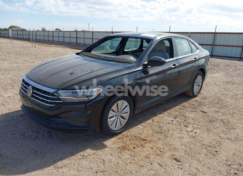 Photo 2 of 2019 Volkswagen Jetta 1.4T R-LINE/1.4T S/1.4T SE (VIN 3VWC57BU1KM065122)