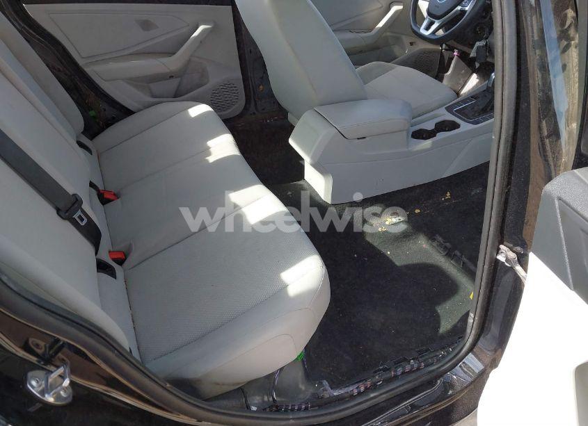 Photo 8 of 2019 Volkswagen Jetta 1.4T R-LINE/1.4T S/1.4T SE (VIN 3VWC57BU1KM065122)