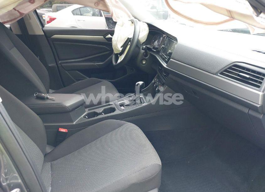 Photo 5 of 2019 Volkswagen Jetta 1.4T R-LINE/1.4T S/1.4T SE (VIN 3VWC57BU1KM067257)