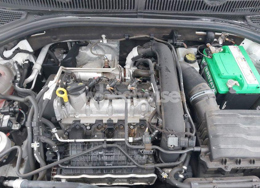 Photo 10 of 2019 Volkswagen Jetta 1.4T R-LINE/1.4T S/1.4T SE (VIN 3VWC57BU1KM069302)