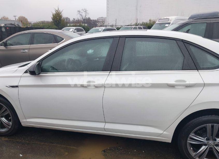 Photo 14 of 2019 Volkswagen Jetta 1.4T R-LINE/1.4T S/1.4T SE (VIN 3VWC57BU1KM069302)