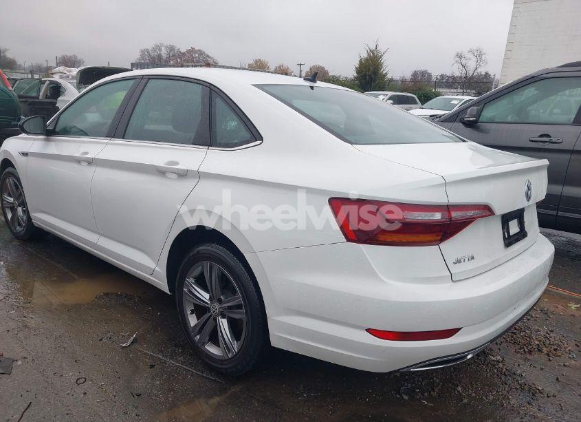 Photo 3 of 2019 Volkswagen Jetta 1.4T R-LINE/1.4T S/1.4T SE (VIN 3VWC57BU1KM069302)