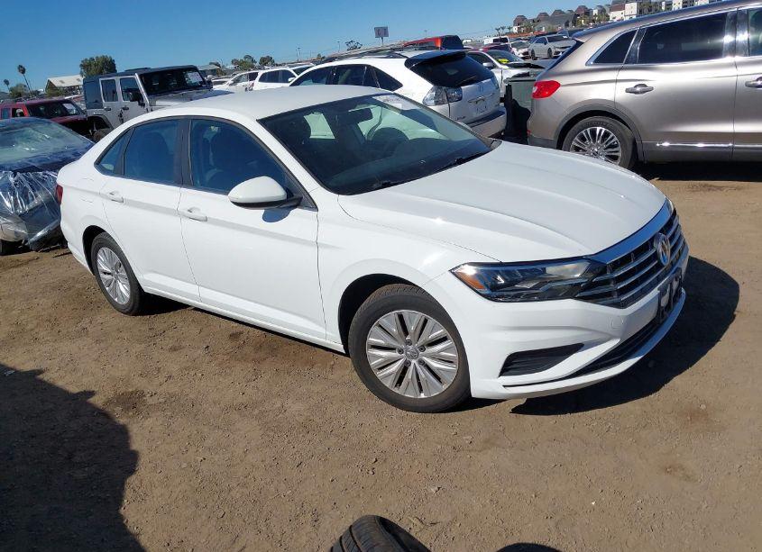 2019 Volkswagen Jetta 1.4T R-LINE/1.4T S/1.4T SE (VIN 3VWC57BU1KM110026) main photo