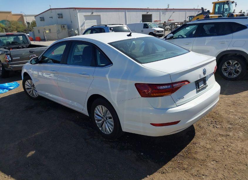 Photo 3 of 2019 Volkswagen Jetta 1.4T R-LINE/1.4T S/1.4T SE (VIN 3VWC57BU1KM110026)