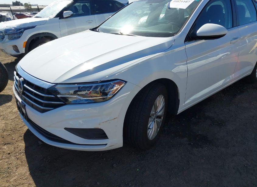 Photo 6 of 2019 Volkswagen Jetta 1.4T R-LINE/1.4T S/1.4T SE (VIN 3VWC57BU1KM110026)