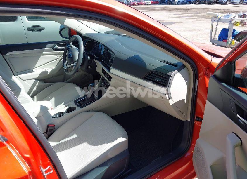 Photo 5 of 2019 Volkswagen Jetta 1.4T R-LINE/1.4T S/1.4T SE (VIN 3VWC57BU1KM152437)