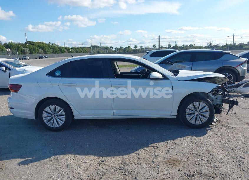 Photo 14 of 2019 Volkswagen Jetta 1.4T R-LINE/1.4T S/1.4T SE (VIN 3VWC57BU1KM153149)