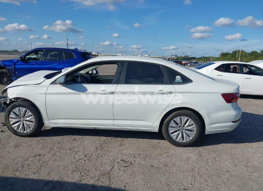 Photo 15 of 2019 Volkswagen Jetta 1.4T R-LINE/1.4T S/1.4T SE (VIN 3VWC57BU1KM153149)