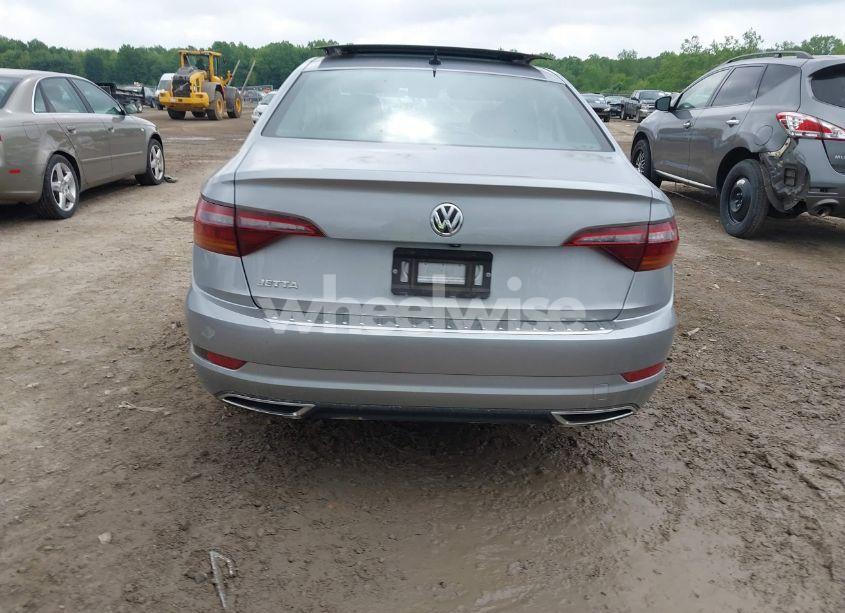Photo 17 of 2019 Volkswagen Jetta (VIN 3VWC57BU1KM208179)