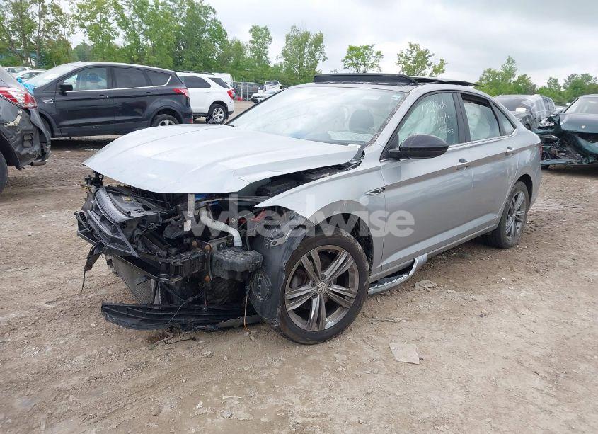 Photo 2 of 2019 Volkswagen Jetta (VIN 3VWC57BU1KM208179)