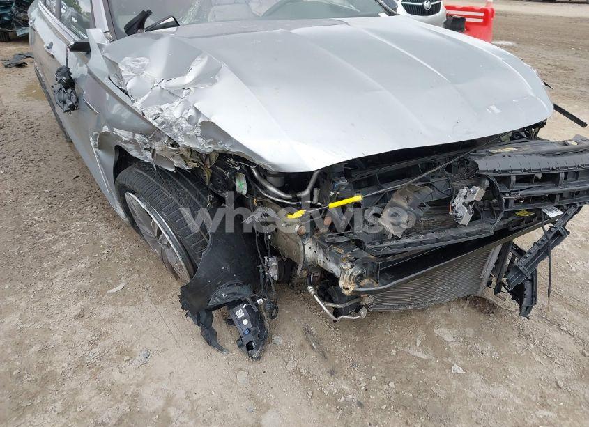 Photo 6 of 2019 Volkswagen Jetta (VIN 3VWC57BU1KM208179)