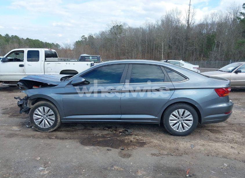 Photo 14 of 2019 Volkswagen Jetta 1.4T R-LINE/1.4T S/1.4T SE (VIN 3VWC57BU1KM219974)
