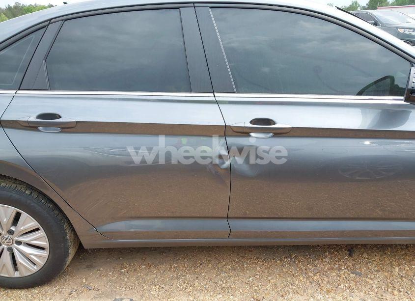 Photo 17 of 2019 Volkswagen Jetta 1.4T R-LINE/1.4T S/1.4T SE (VIN 3VWC57BU1KM219974)