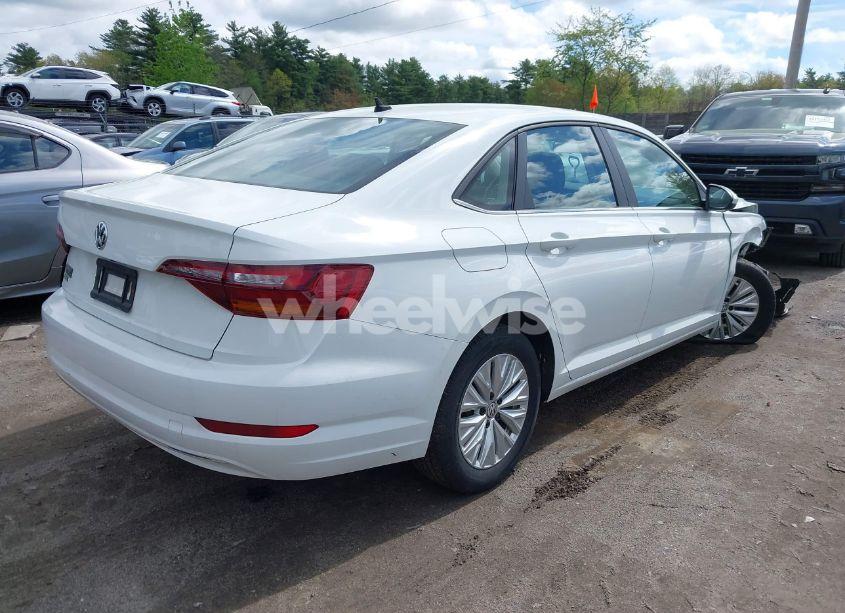 Photo 4 of 2019 Volkswagen Jetta 1.4T R-LINE/1.4T S/1.4T SE (VIN 3VWC57BU1KM229985)