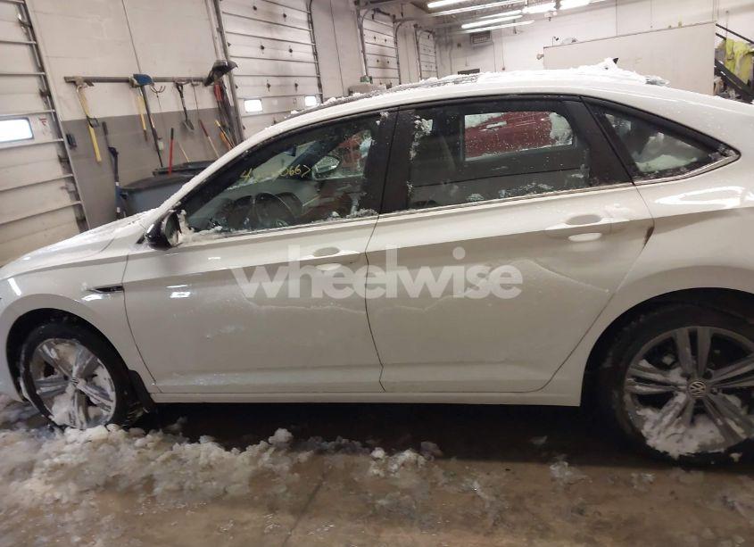 Photo 14 of 2019 Volkswagen Jetta (VIN 3VWC57BU1KM239724)