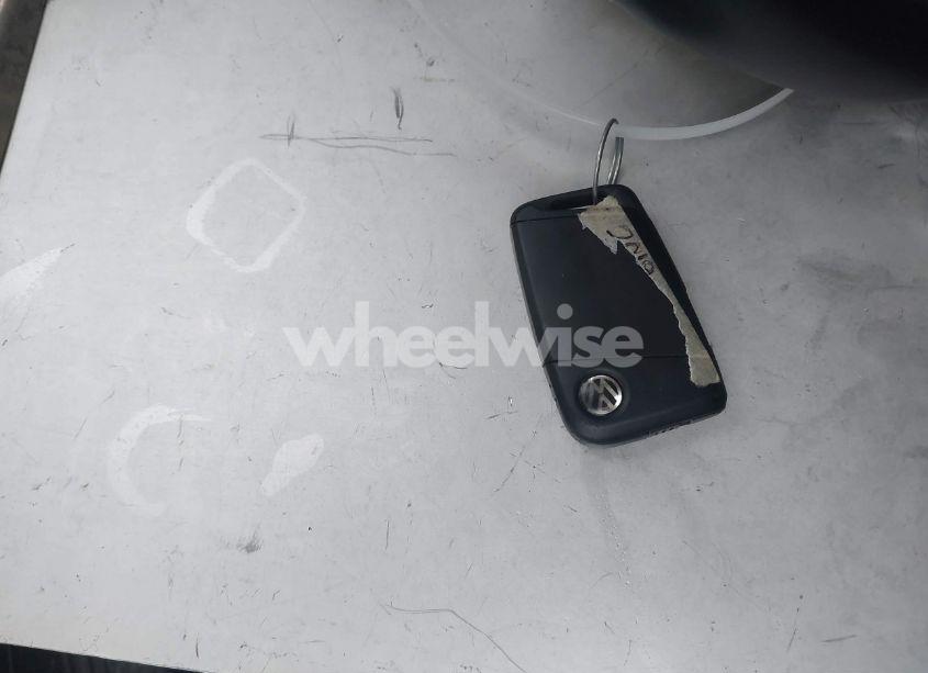 Photo 11 of 2019 Volkswagen Jetta 1.4T R-LINE/1.4T S/1.4T SE (VIN 3VWC57BU1KM247855)