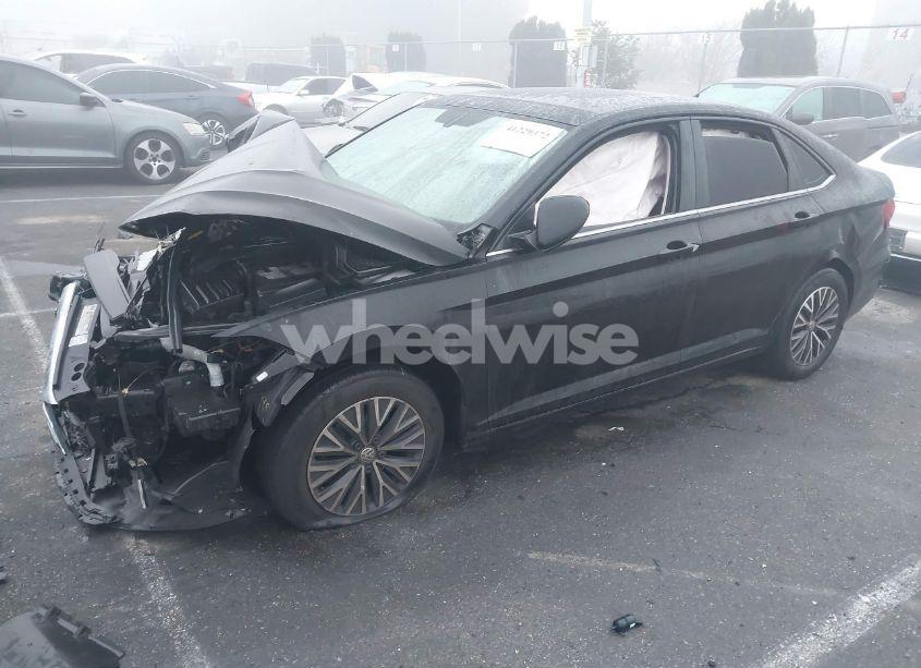 Photo 2 of 2019 Volkswagen Jetta 1.4T R-LINE/1.4T S/1.4T SE (VIN 3VWC57BU1KM247855)