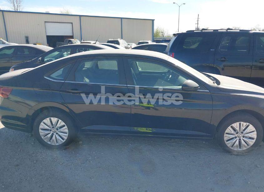 Photo 13 of 2019 Volkswagen Jetta 1.4T R-LINE/1.4T S/1.4T SE (VIN 3VWC57BU1KM269838)