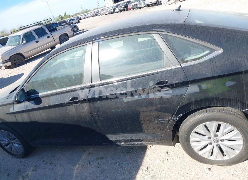 Photo 14 of 2019 Volkswagen Jetta 1.4T R-LINE/1.4T S/1.4T SE (VIN 3VWC57BU1KM269838)