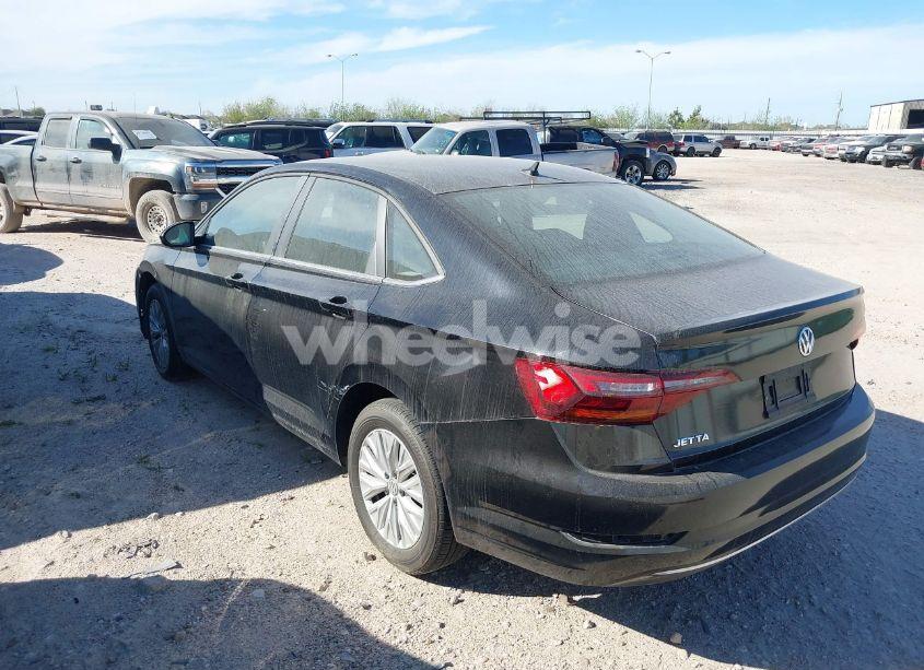 Photo 3 of 2019 Volkswagen Jetta 1.4T R-LINE/1.4T S/1.4T SE (VIN 3VWC57BU1KM269838)