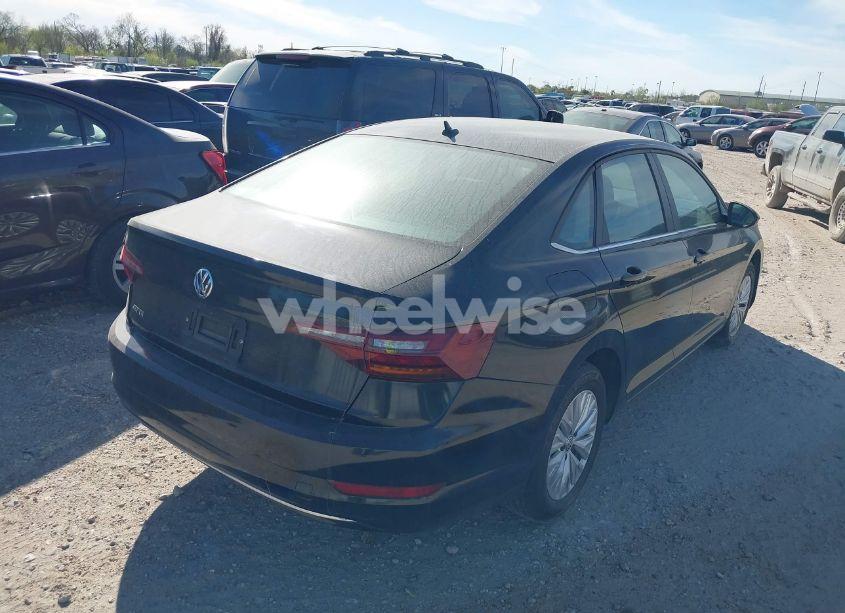 Photo 4 of 2019 Volkswagen Jetta 1.4T R-LINE/1.4T S/1.4T SE (VIN 3VWC57BU1KM269838)