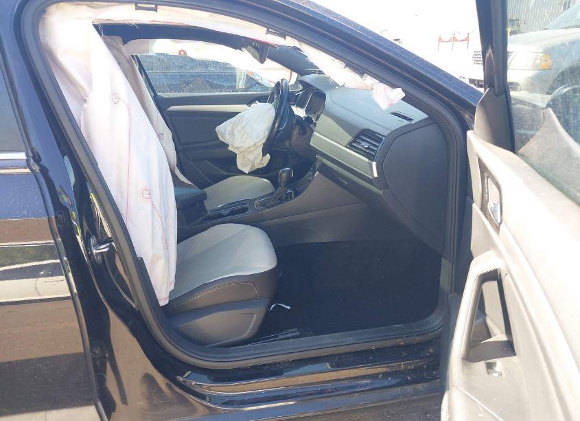 Photo 5 of 2020 Volkswagen Jetta 1.4T R-LINE/1.4T S/1.4T SE (VIN 3VWC57BU1LM080222)