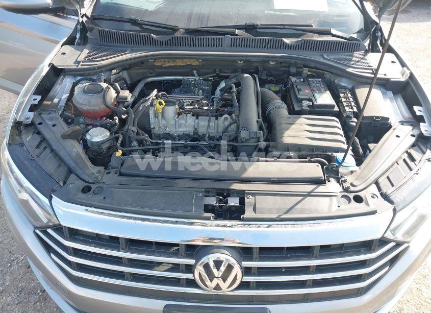 Photo 10 of 2020 Volkswagen Jetta 1.4T R-LINE/1.4T S/1.4T SE (VIN 3VWC57BU1LM086358)