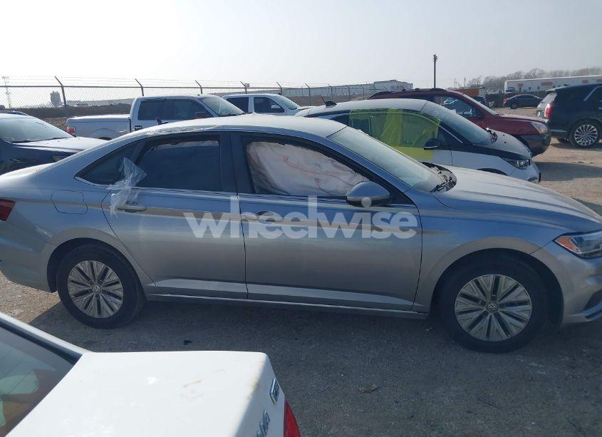 Photo 13 of 2020 Volkswagen Jetta 1.4T R-LINE/1.4T S/1.4T SE (VIN 3VWC57BU1LM086358)