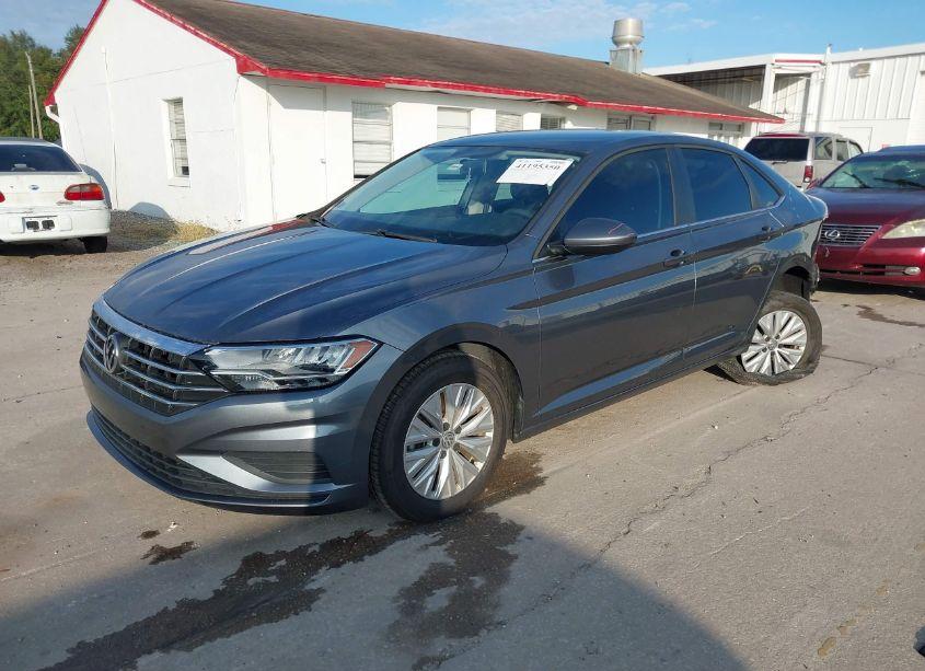 Photo 2 of 2020 Volkswagen Jetta 1.4T R-LINE/1.4T S/1.4T SE (VIN 3VWC57BU1LM101988)