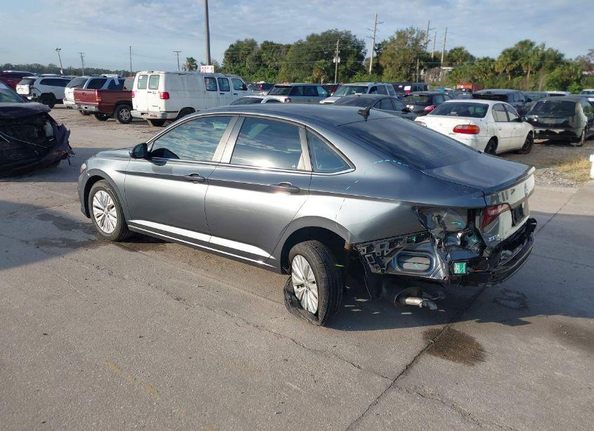 Photo 3 of 2020 Volkswagen Jetta 1.4T R-LINE/1.4T S/1.4T SE (VIN 3VWC57BU1LM101988)