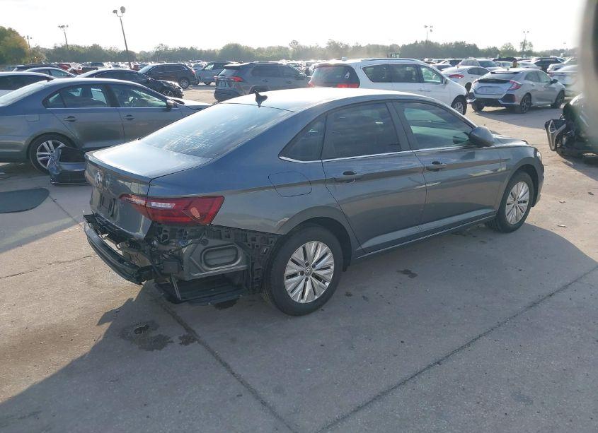 Photo 4 of 2020 Volkswagen Jetta 1.4T R-LINE/1.4T S/1.4T SE (VIN 3VWC57BU1LM101988)