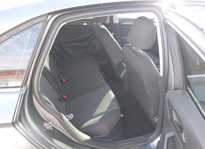 Photo 8 of 2020 Volkswagen Jetta 1.4T R-LINE/1.4T S/1.4T SE (VIN 3VWC57BU1LM101988)
