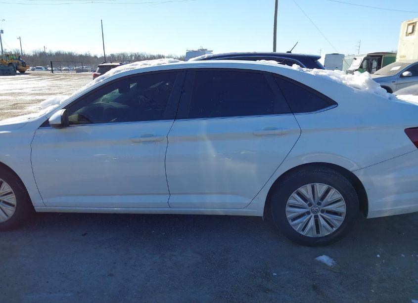 Photo 13 of 2019 Volkswagen Jetta 1.4T R-LINE/1.4T S/1.4T SE (VIN 3VWC57BU2KM024028)