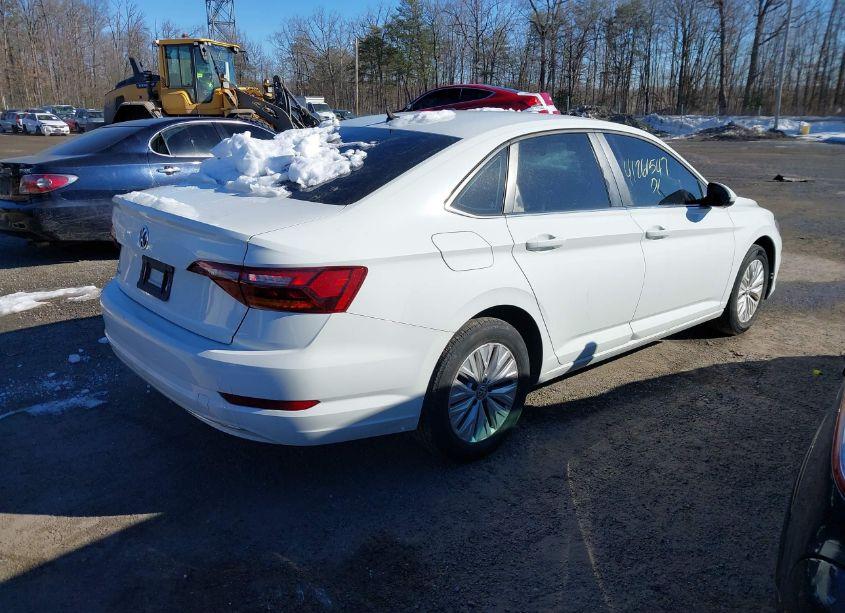 Photo 4 of 2019 Volkswagen Jetta 1.4T R-LINE/1.4T S/1.4T SE (VIN 3VWC57BU2KM024028)