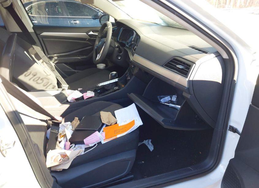 Photo 5 of 2019 Volkswagen Jetta 1.4T R-LINE/1.4T S/1.4T SE (VIN 3VWC57BU2KM024028)