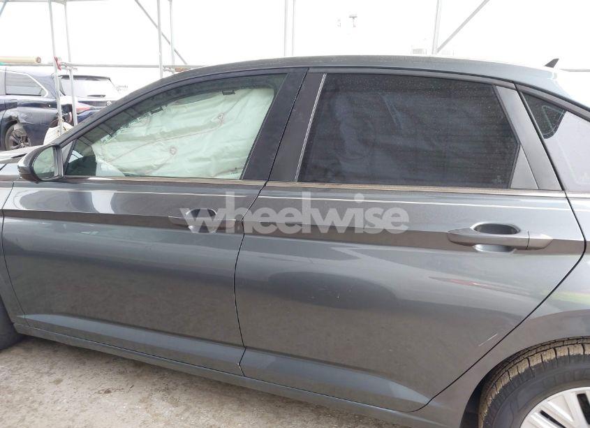 Photo 13 of 2019 Volkswagen Jetta 1.4T R-LINE/1.4T S/1.4T SE (VIN 3VWC57BU2KM032436)