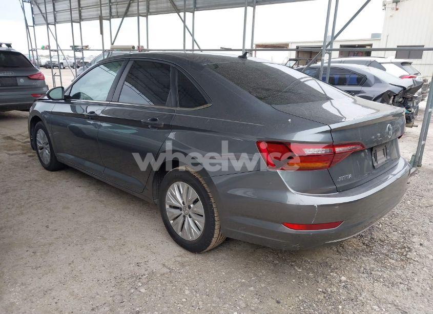 Photo 3 of 2019 Volkswagen Jetta 1.4T R-LINE/1.4T S/1.4T SE (VIN 3VWC57BU2KM032436)