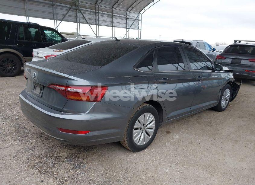 Photo 4 of 2019 Volkswagen Jetta 1.4T R-LINE/1.4T S/1.4T SE (VIN 3VWC57BU2KM032436)