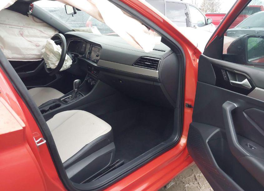 Photo 5 of 2019 Volkswagen Jetta (VIN 3VWC57BU2KM091132)