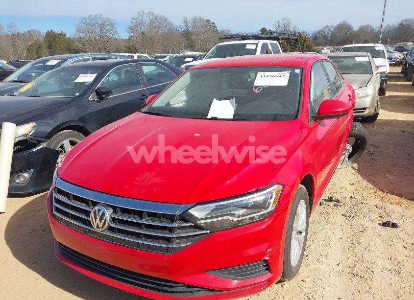 Photo 2 of 2019 Volkswagen Jetta 1.4T R-LINE/1.4T S/1.4T SE (VIN 3VWC57BU2KM096847)