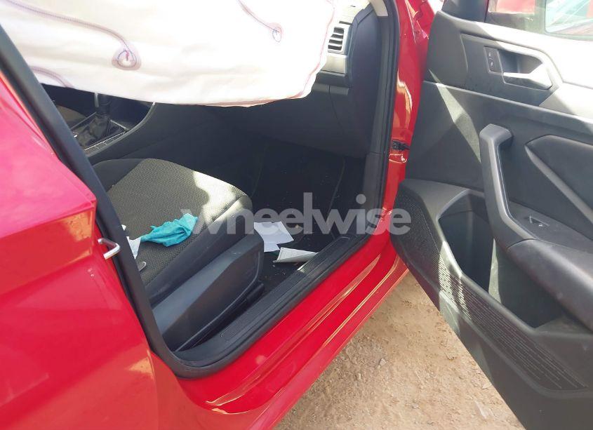 Photo 5 of 2019 Volkswagen Jetta 1.4T R-LINE/1.4T S/1.4T SE (VIN 3VWC57BU2KM096847)