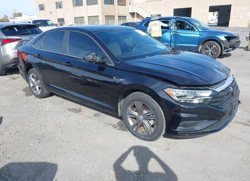 2019 Volkswagen Jetta 1.4T R-LINE/1.4T S/1.4T SE (VIN 3VWC57BU2KM105272) main photo