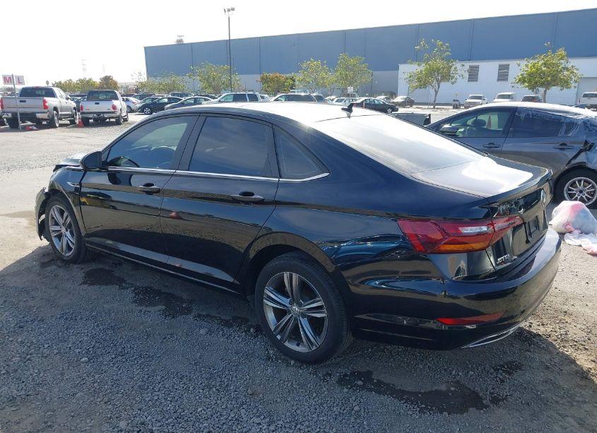 Photo 3 of 2019 Volkswagen Jetta 1.4T R-LINE/1.4T S/1.4T SE (VIN 3VWC57BU2KM105272)