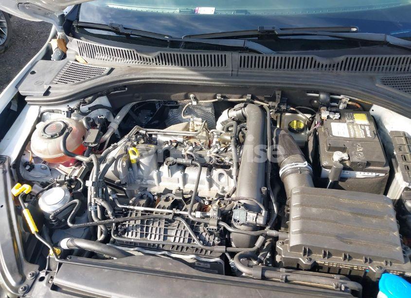 Photo 10 of 2019 Volkswagen Jetta 1.4T R-LINE/1.4T S/1.4T SE (VIN 3VWC57BU2KM199752)