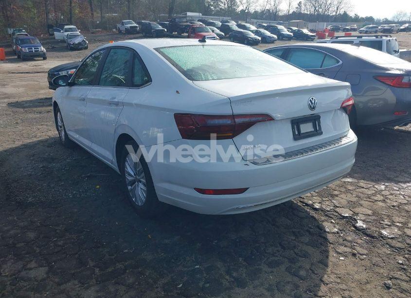 Photo 3 of 2019 Volkswagen Jetta 1.4T R-LINE/1.4T S/1.4T SE (VIN 3VWC57BU2KM199752)